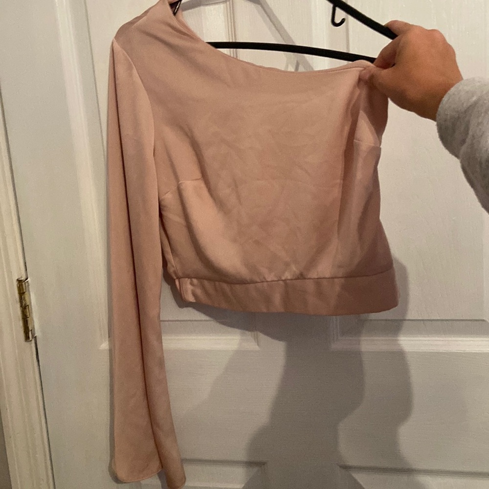 One shoulder top